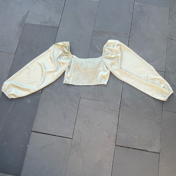 Princess Polly Satin Tie Front Smocked Back Crop Top Sz 10 Green - Picture 2 of 4